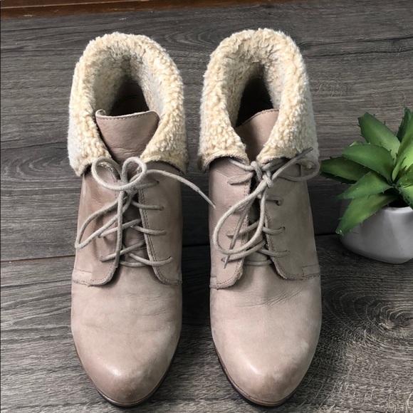 Nordstrom Caslon Leather Suede Wedge Bootie Fleece Trim Ivory Cream 8 - Picture 1 of 14